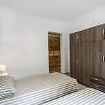 Bodega Oramas Kır Evi *