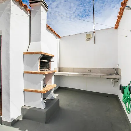 Bodega Oramas Kır Evi *