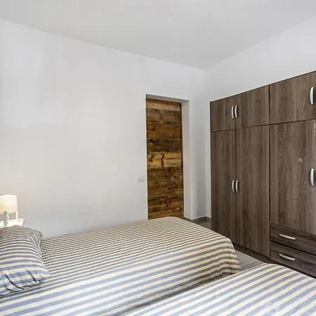 Bodega Oramas בית כפרי *