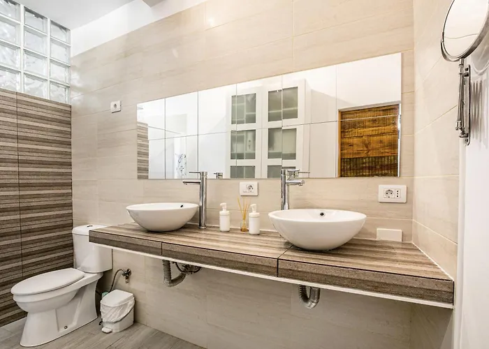 Bodega Oramas Kır Evi *